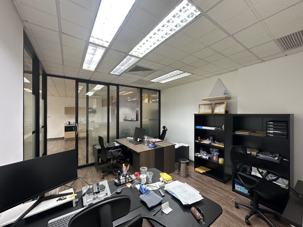 For Rent Bangkok Fully furnished Office Witthayu Road BTS Ploen Chit Pathum Wan BRE19992