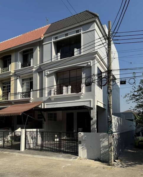 Bangkok Town House Grand Ville Onnnut 80 Onnut 80 BTS On Nut MRT Si Nut BRE23701