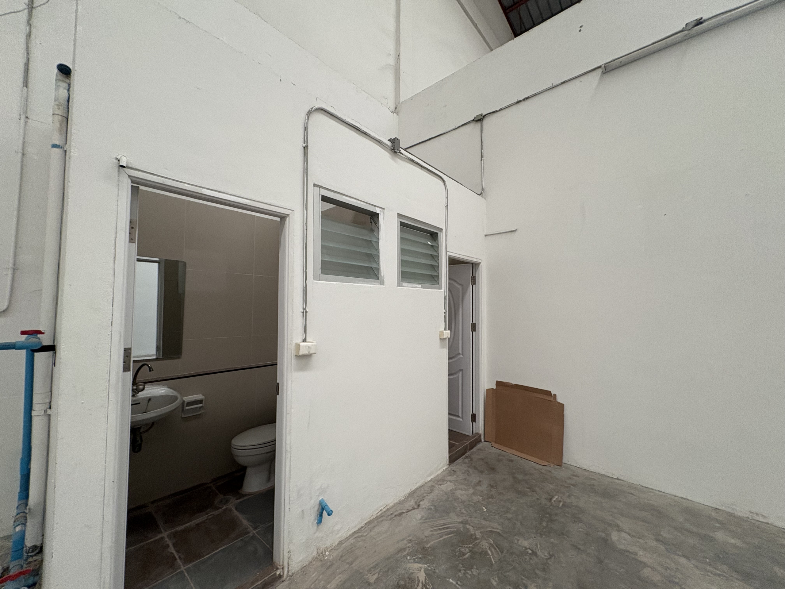 4FDD048D-69A2-4A1B-BCE5-44195F719FD7