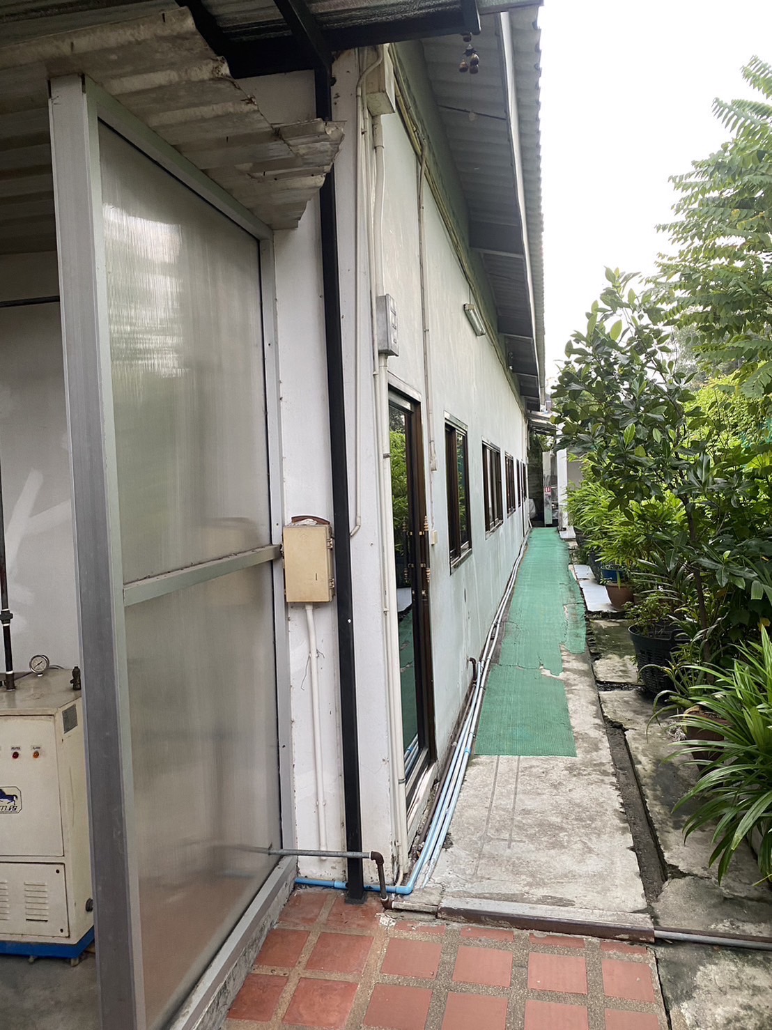 55583461-90BA-4F03-A117-3402B012AF48