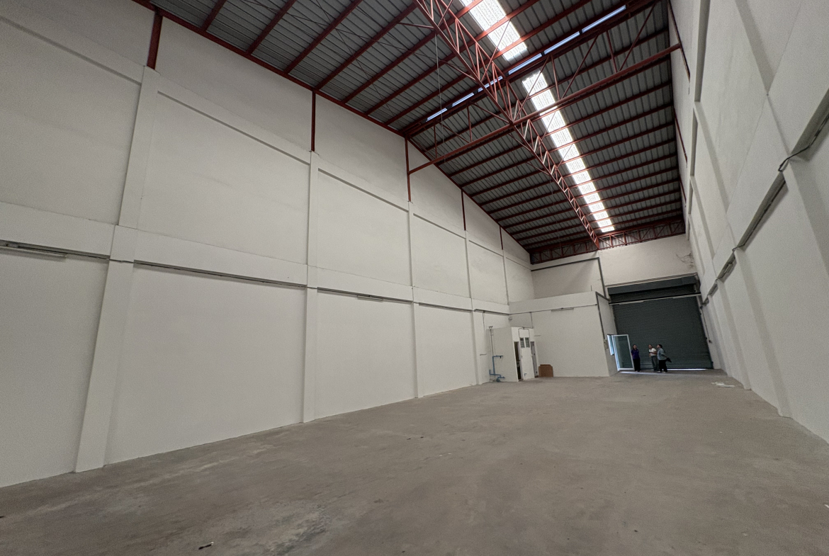 DACDB6AF-D959-403E-86B1-60C761F6767A