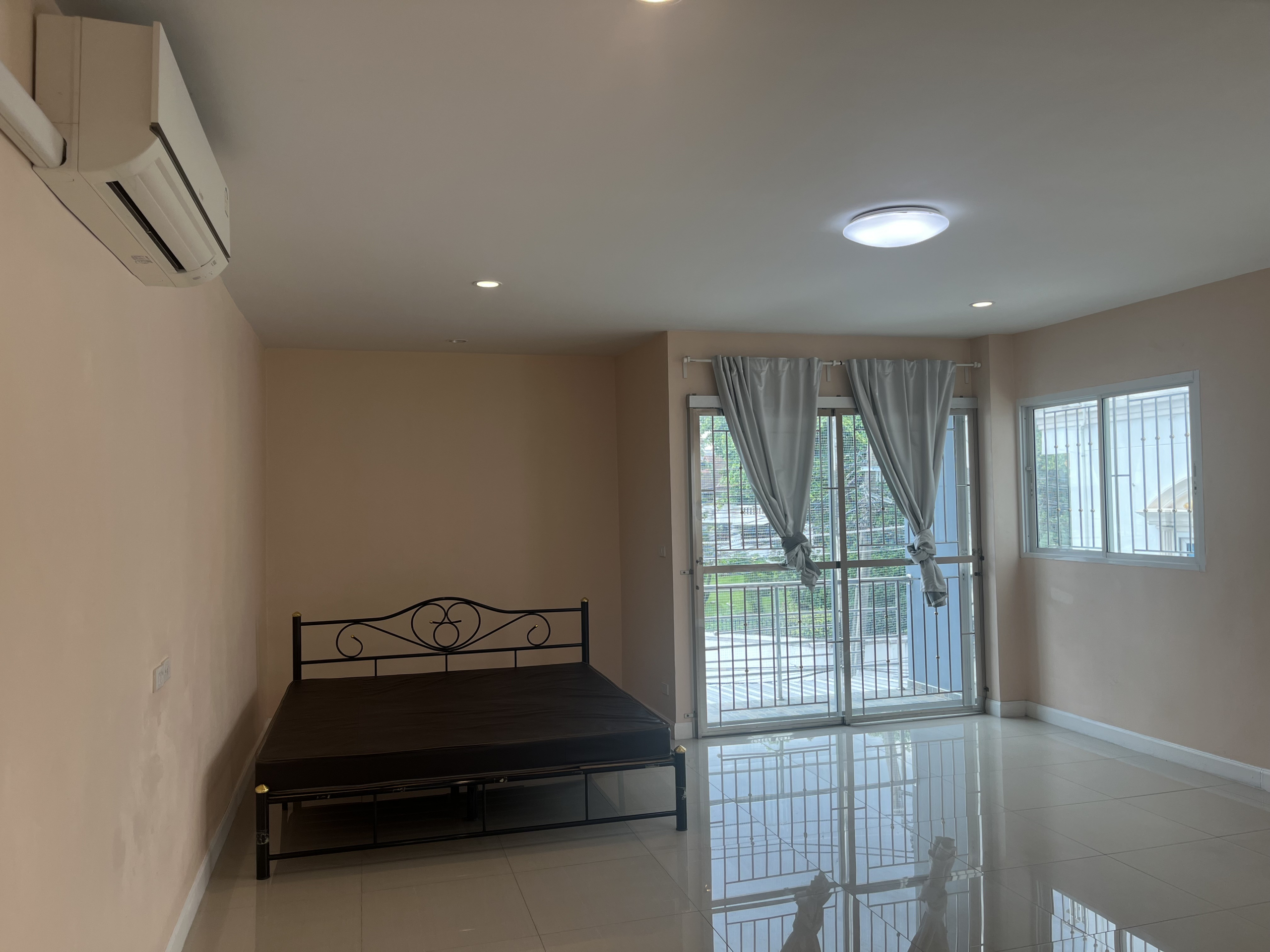 B8B3620E-4629-4AE7-86B0-7402E39F3659