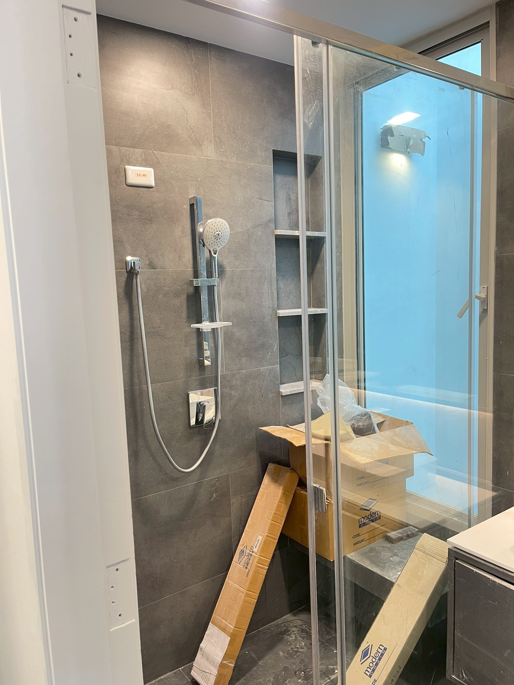 LINE_ALBUM_41168_251104_151