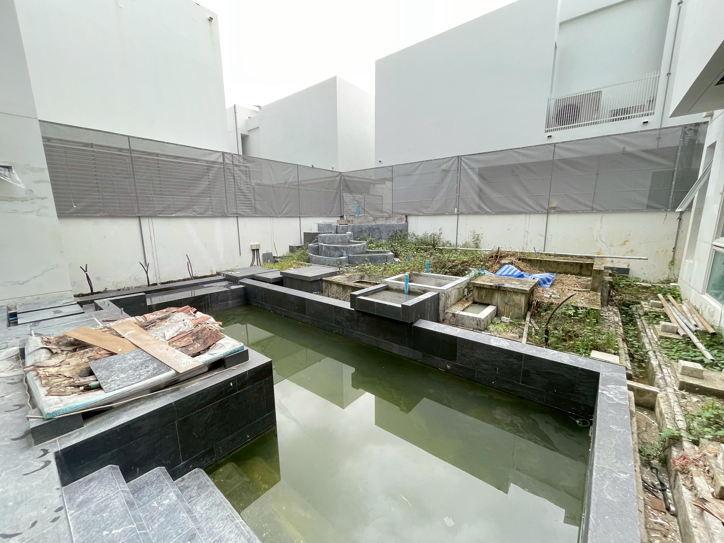 LINE_ALBUM_41168_251104_178