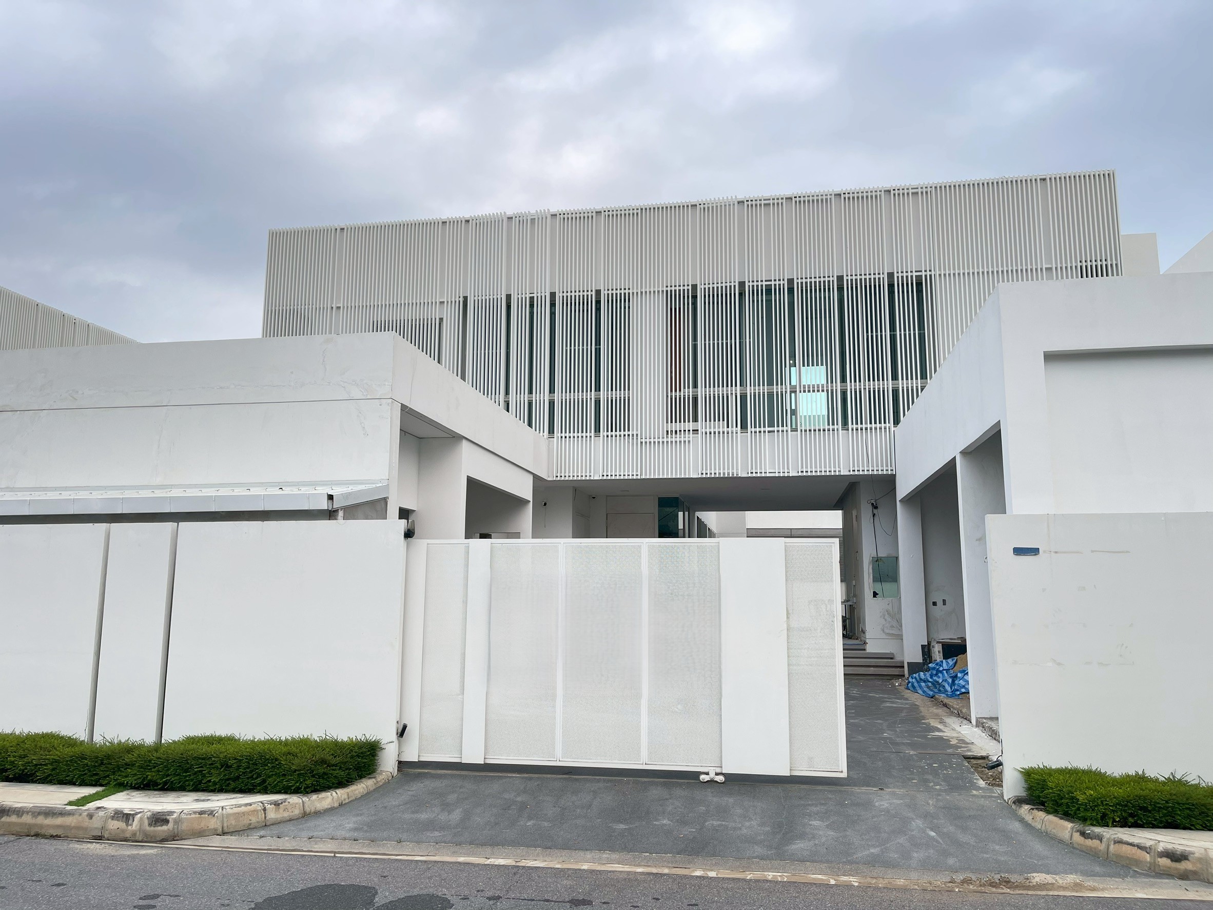 LINE_ALBUM_41168_251104_99