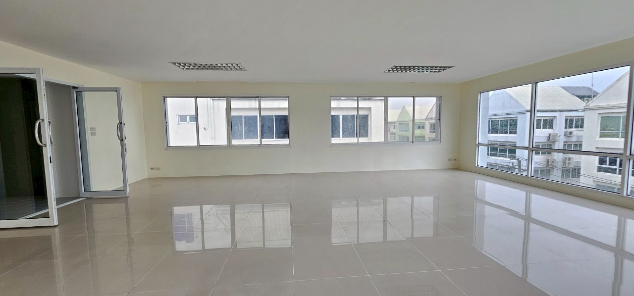 LINE_ALBUM_Picture_251105_10