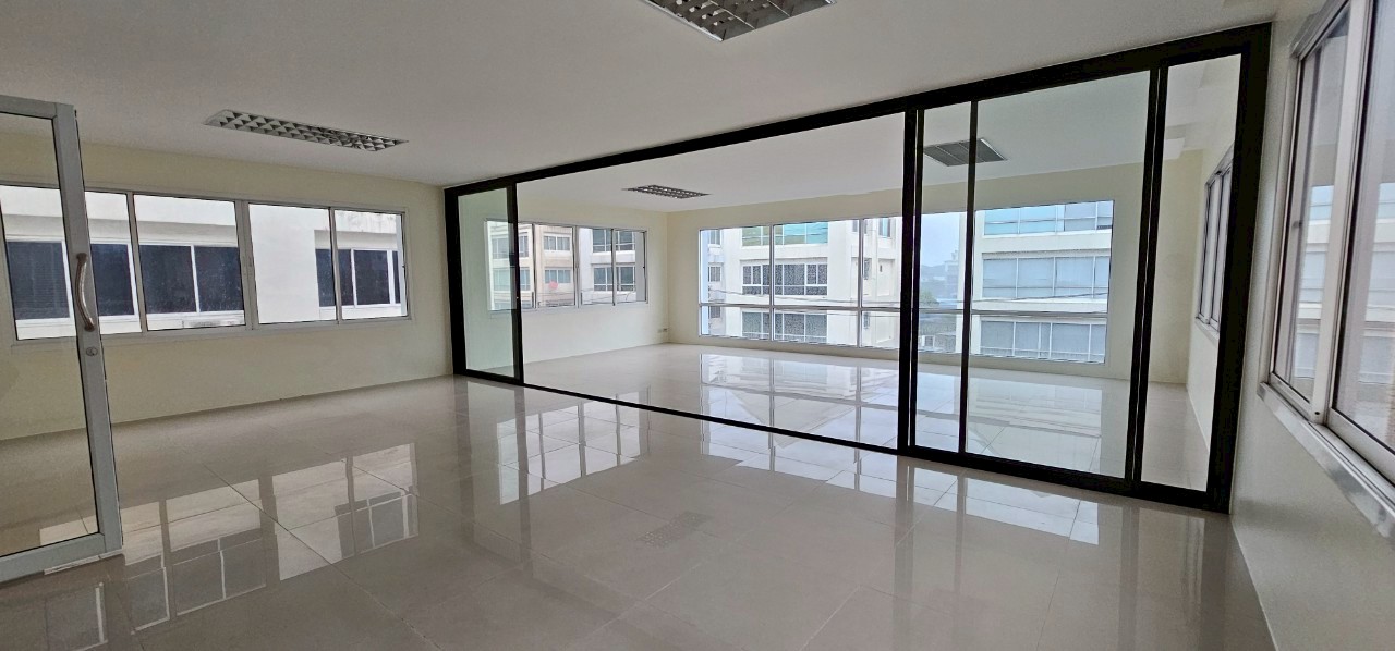 LINE_ALBUM_Picture_251105_12