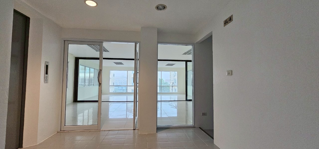 LINE_ALBUM_Picture_251105_13