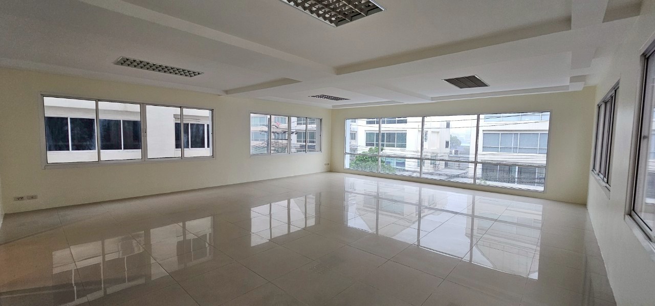 LINE_ALBUM_Picture_251105_14